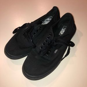 Black low pro Vans 🖤